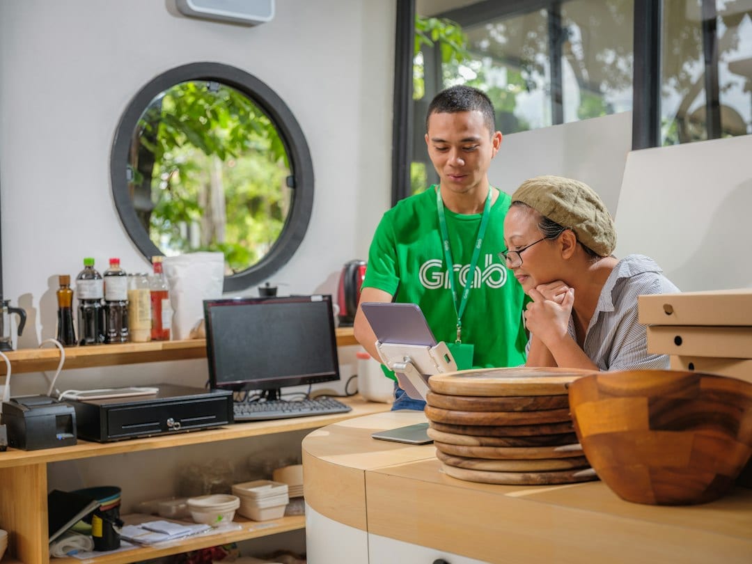 Singapore B2B SaaS team reviewing GEO-optimised landing pages